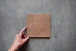 porcelanico-cleo-natural-20x20.jpg