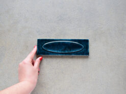 azulejo azul alargado brillante