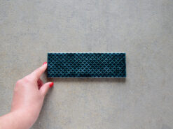 azulejo azul alargado brillante