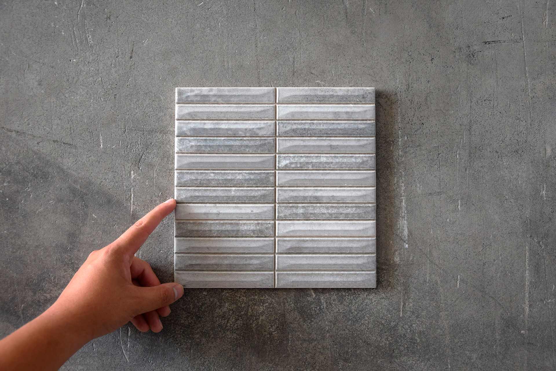 moonstone-gris-20x20
